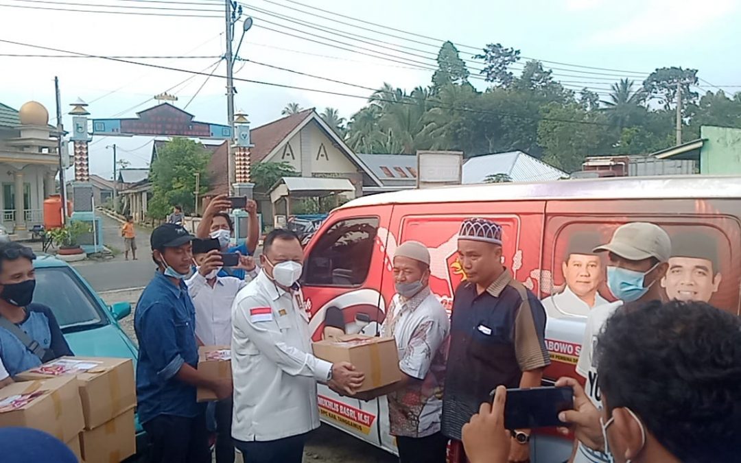DPC Partai Gerindra Tanggamus Berikan Bantuan Kepada Warga Terdampak Banjir Bandang Kec Wonosobo
